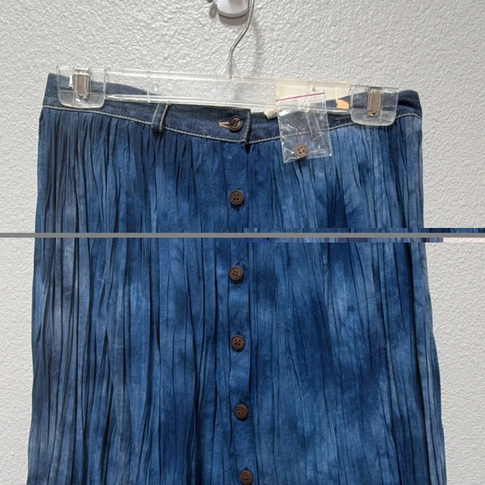 St. John's Bay Blue Tie Dye Button Trim Long Skirt. Denim waist. Sz 6. Y2K. - Picture 3 of 7